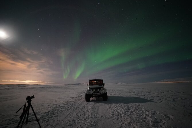 Reykjavik Northern Lights Tour with Pro Aurora Photos Small Group - Timing, Duration, and What to Expect in the Van