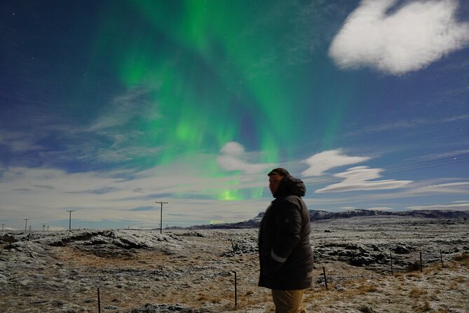Reykjavik Northern Lights Tour with Pro Aurora Photos Small Group - The Human Factor: Small Group Energy and Guide Drive