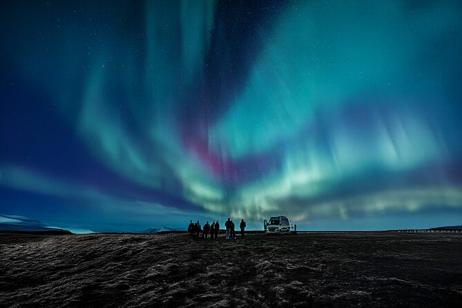 Reykjavik Northern Lights Tour with Professional Photographer - First stop: the secluded viewing spot away from city lights