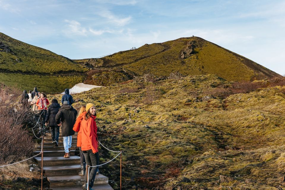 Reykjavik: Silver Circle Tour, Canyon Ride, & Thermal Baths - Reykjavik pickup to Borgarnes: what you’ll notice in hour one