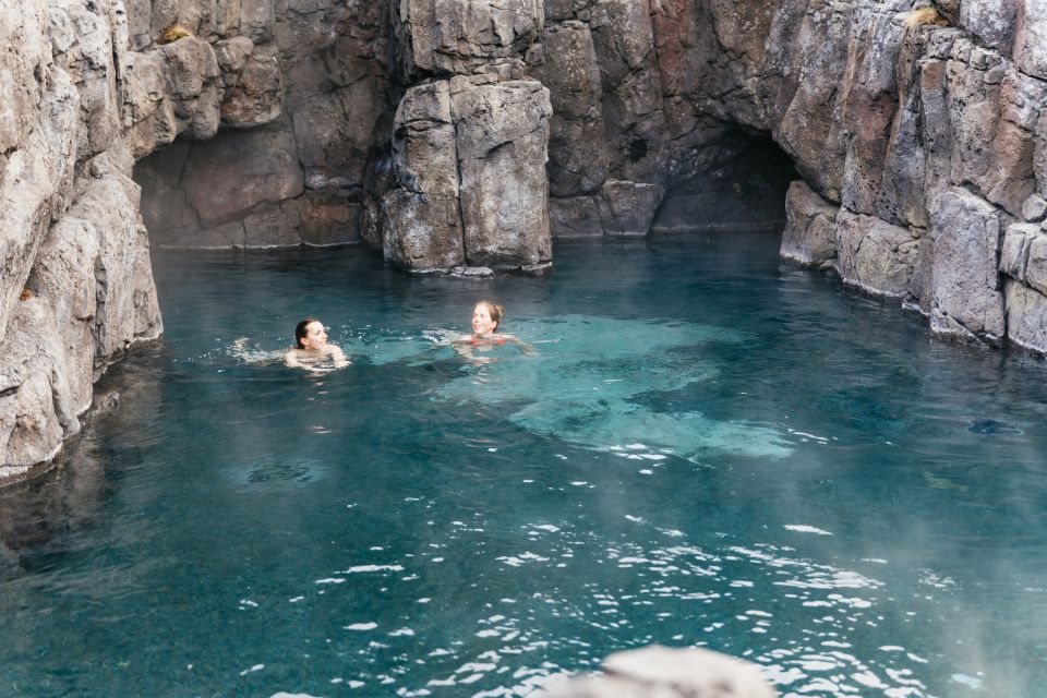 Reykjavik: Sky Lagoon Admission with Transfer - Should you book Sky Lagoon admission with transfer?