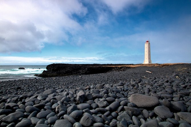 Reykjavik: Snaefellsnes National Park Small Group Trip - Kirkjufell Mountain: the photo stop that tests your patience