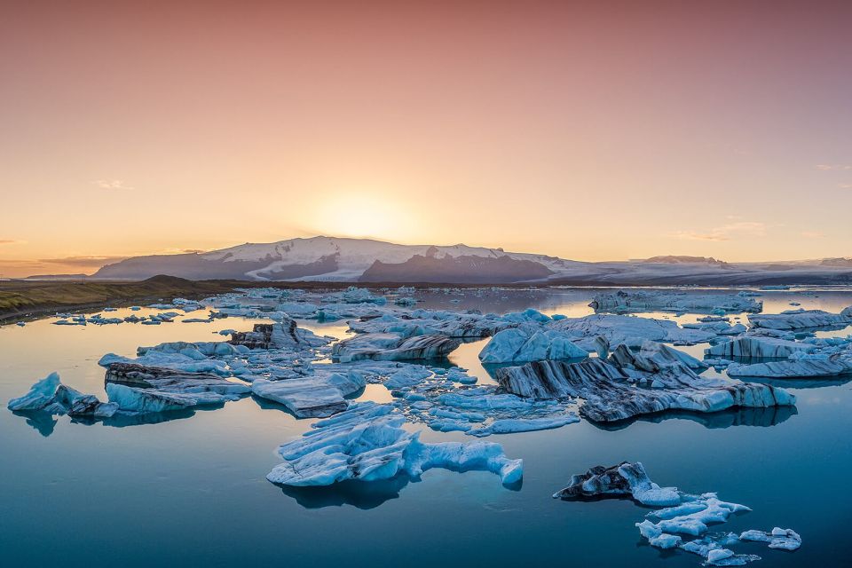 Reykjavik: South Coast, Diamond Beach, and Jökulsárlón Tour - Seljalandsfoss: curtain water, weather reality, and a late-day morale boost