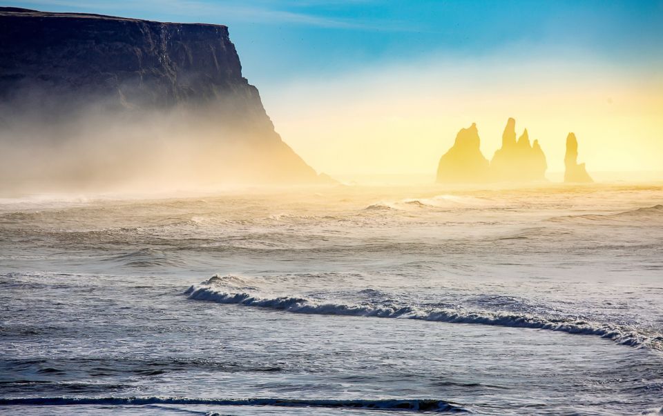 Reykjavík: South Coast Waterfalls, Black Sand & Glacier Tour - Hvolsvöllur break: the quick reset before the big stops