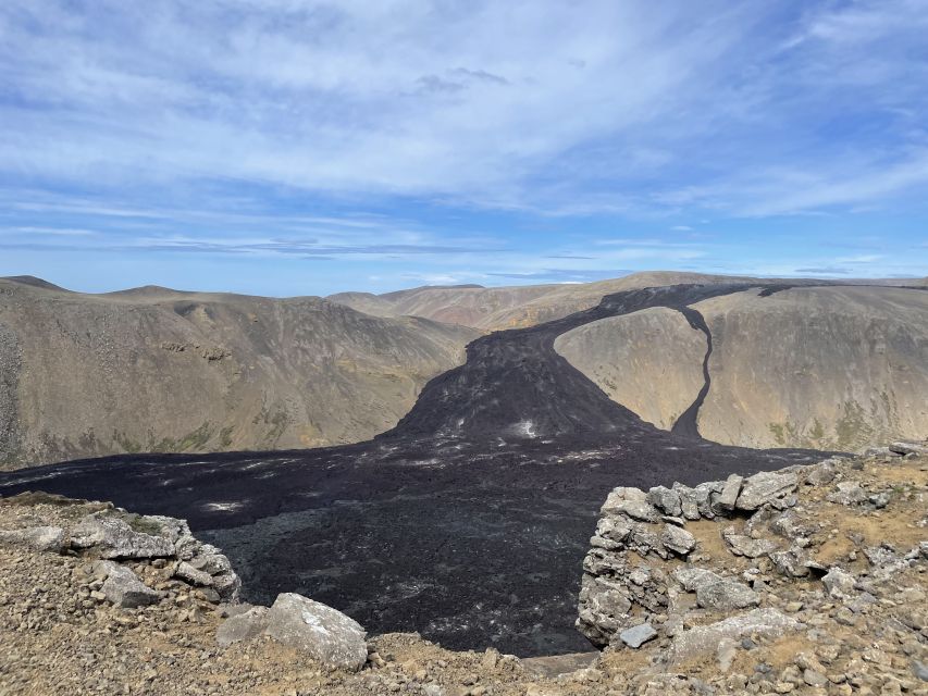 Reykjavík: Volcano Hike, Visit Grindavík and Blue Lagoon - Grindavík: a town shaped by rifts and redirected lava