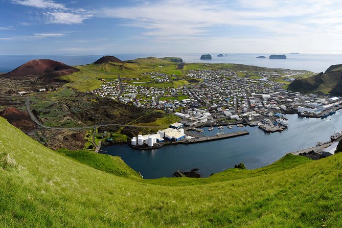 Reykjavik - Westman Islands (Bus transfer to Landeyjahöfn) - Comfort and tech that actually helps (not just marketing)