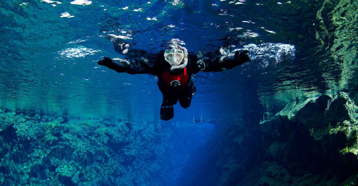 Silfra: Snorkeling Tour Between Tectonic Plates - Safety briefing and group size: how the tour keeps it calm