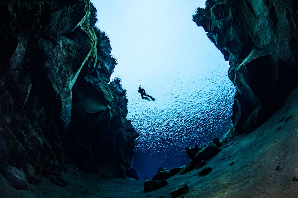 Silfra: Snorkeling Tour Between Tectonic Plates - What the $140 price buys you (and why it can be worth it)