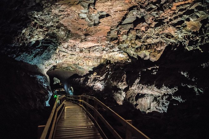 Silver Circle: Lava Cave, Waterfalls & Iceland Horses-Small Group - Stop 4: Reykholt heritage and Snorralaug’s hot spring