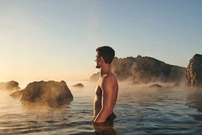 Sky Lagoon Spa Experience with Private Transfer from Reykjavík - Choosing your pass: Sér Pass vs Saman Pass