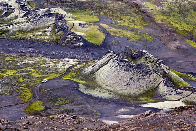 Small Group Day Tour to Lakagigar volcano by Super Jeep from Klaustur - Fjaðrárgljúfur canyon walk: what the 45 minutes feels like on the upper path