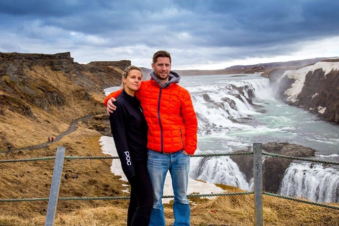 Small-group Golden Circle Classic Tour from Reykjavik - Stop 5: Kerið Crater Lake, Color Contrasts, and the Down-to-the-Water Walk