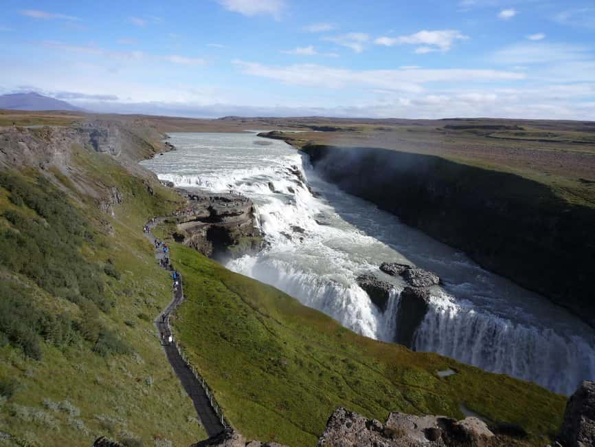 Small Group Golden Circle Tour w/ Kerid & Tomato Farm Visit - Geysir Geothermal Area and the Strokkur Eruption Timing