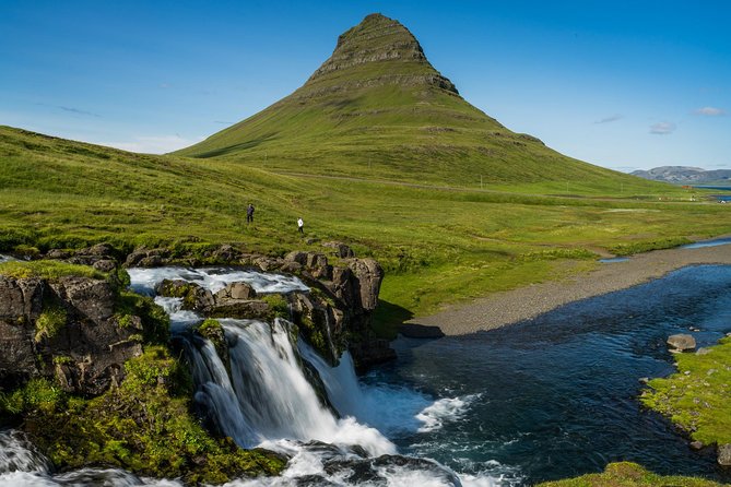Snaefellsnes National Park and Natural Wonders from Reykjavik - Lóndrangar and Gerduberg: cliff power and photo angles