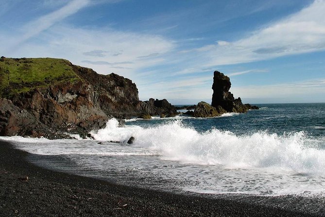 Snaefellsnes National Park and Natural Wonders from Reykjavik - Djúpalónssandur black beach: the “lava pearls” moment