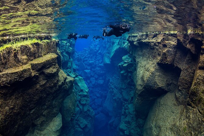 Snorkel the Silfra Fissure-Meet on Location (Free Photos & Cocoa) - Gear and warmth: the dry suit keeps your body dry, but not your face