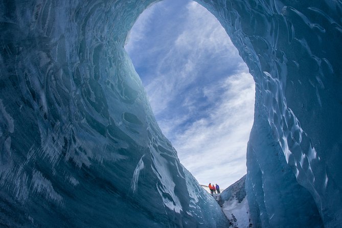 Sólheimajökull Glacier Hike & Ice Climbing Intro - Small Group - The gear fitting and safety talk you should treat as the real start