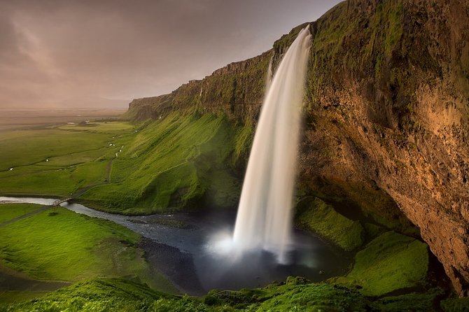 South Coast and Glacier Lagoon - Private - Stop 1: Seljalandsfoss and the one-of-a-kind walk behind
