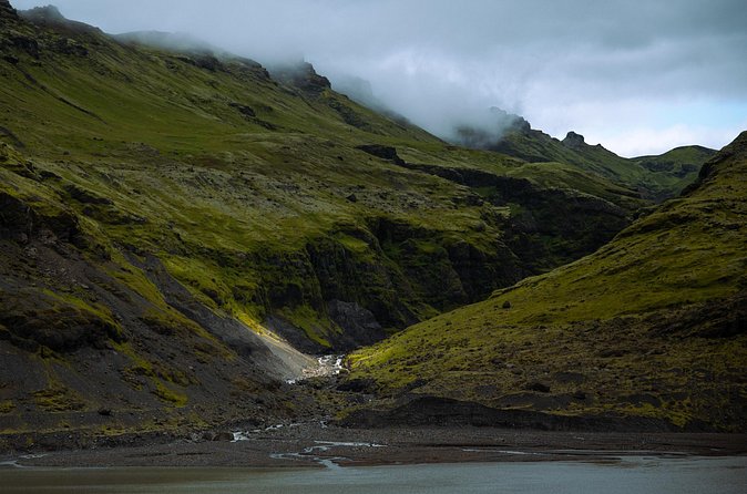 SOUTH COAST : The Discovery - Off-road style driving and comfort on Iceland roads
