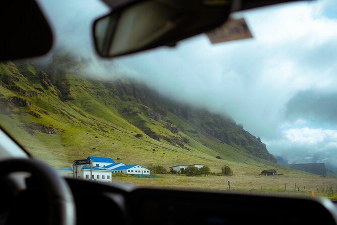 SOUTH COAST : The Discovery - Skógafoss: a waterfall stop designed for photos and quick orientation