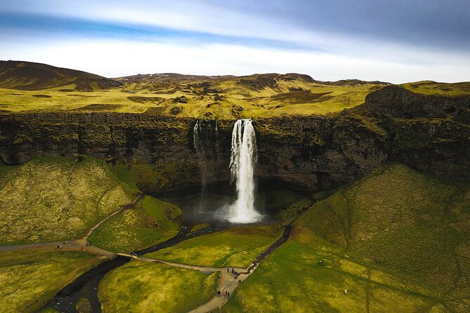 South Coast, Waterfalls and Black Sand Beach (Small Group Tour) - Seljalandsfoss and Gljúfrabúi: Walking Behind Water