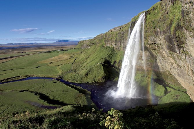 South Coast, Waterfalls and Vík village from Reykjavik - Vík village: black beaches, lunch, and cliffside atmosphere