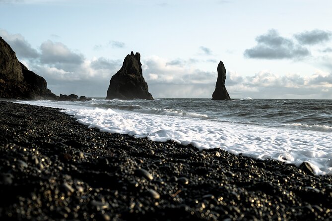 South Iceland Highlights and Northern Lights Combo Full-Day Tour - Seljalandsfoss Behind-the-Waterfall Walk: Where the Spray Gets Real