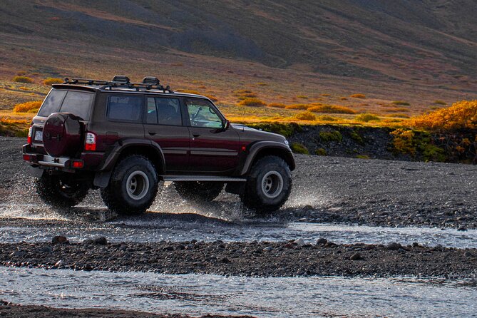 Super Jeep Private Tour at Thórsmörk - Stakkholtsgjá canyon: an easy hike with real stream energy
