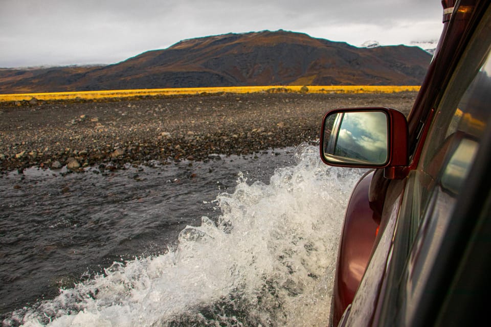 Super Jeep Private tour in Þórsmörk - Thórsmörk Time on Foot: Nauthúsagil Waterfall
