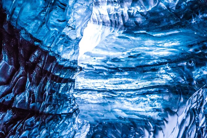 Superjeep south coast & Katla Ice Caves from Reykjavik - Group size, comfort, and pacing: what a cap of 10 really means