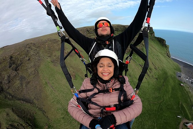 Tandem Paragliding Flights from Vik - The flight: 15–20 minutes of instructor-controlled fun over the coast