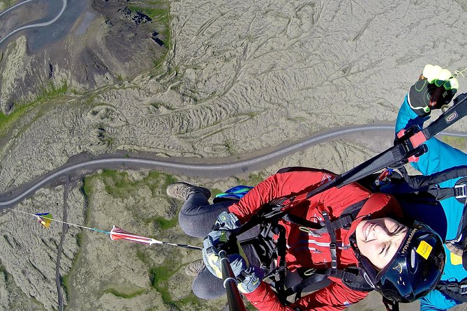 Tandem Paragliding over the Rugged Lava Fields at Blue Mountains - Safety Briefing and the Pre-Flight Wind Check That Matters