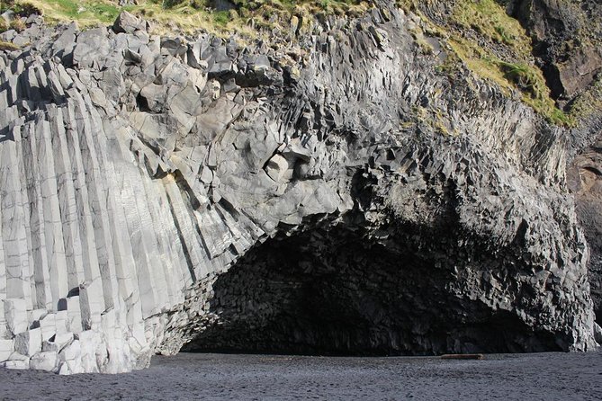 The Great Round Tour: Around Iceland in 13 Days - Days 11–13: Kirkjufell, Djúpalónssandur, Grabrok crater, Hraunfossar, and Keflavík