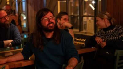 The Icelandic Storyteller - Meeting up at the Old Harbour House, then settling in