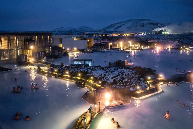 Unique bathing in an Icelandic hot springs at the Blue Lagoon - Should you book this Blue Lagoon bathing tour?