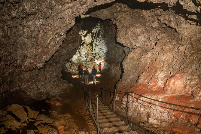 Vatnshellir Cave Tour - Why the Guide Makes (or Breaks) This Tour