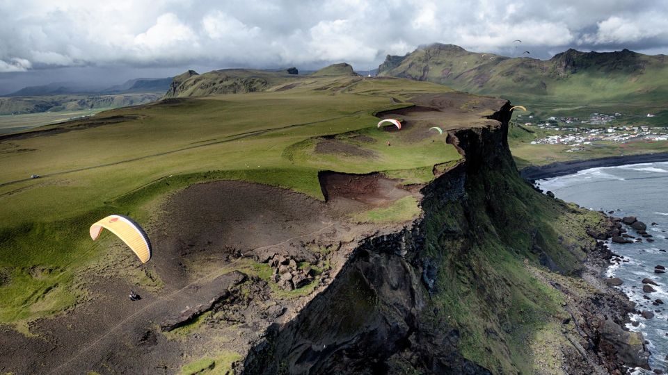 Vík: Paragliding Tandem Flight - What to Wear: Cold Air Is the Real Enemy