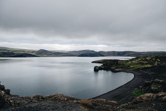 Volcano Tour on Reykjanes Peninsula Including Icelandic Snacks - Guide Impact: Why Johannes Makes the Day Better