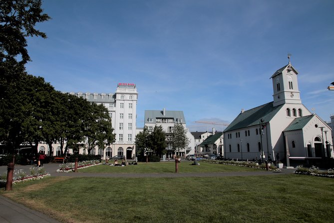 Walking tour of Reykjavik city - Hallgrímskirkja: a landmark hit that doesn’t eat your whole day