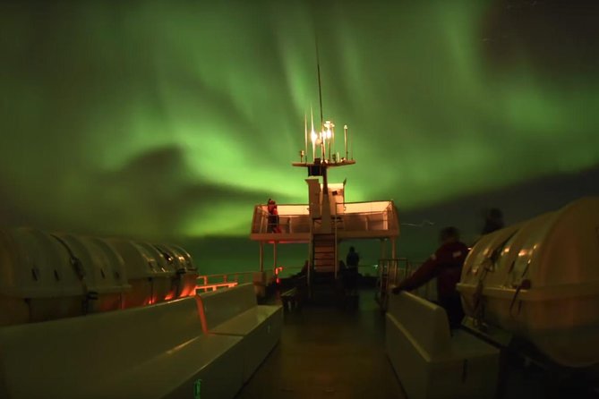 Winter Whale Watching and Northern Lights Cruise from Reykjavik - Warm overalls, blankets, and the comfort factor you actually feel